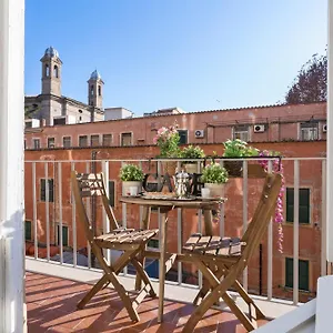 townhouse-by-the-spanish-steps.it-romehotels.com/